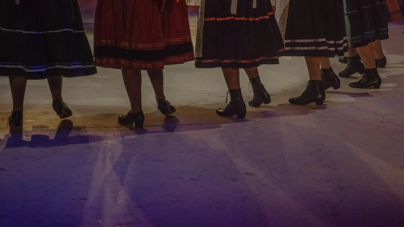 Valle shqiptare — ritmi që bashkon brezat